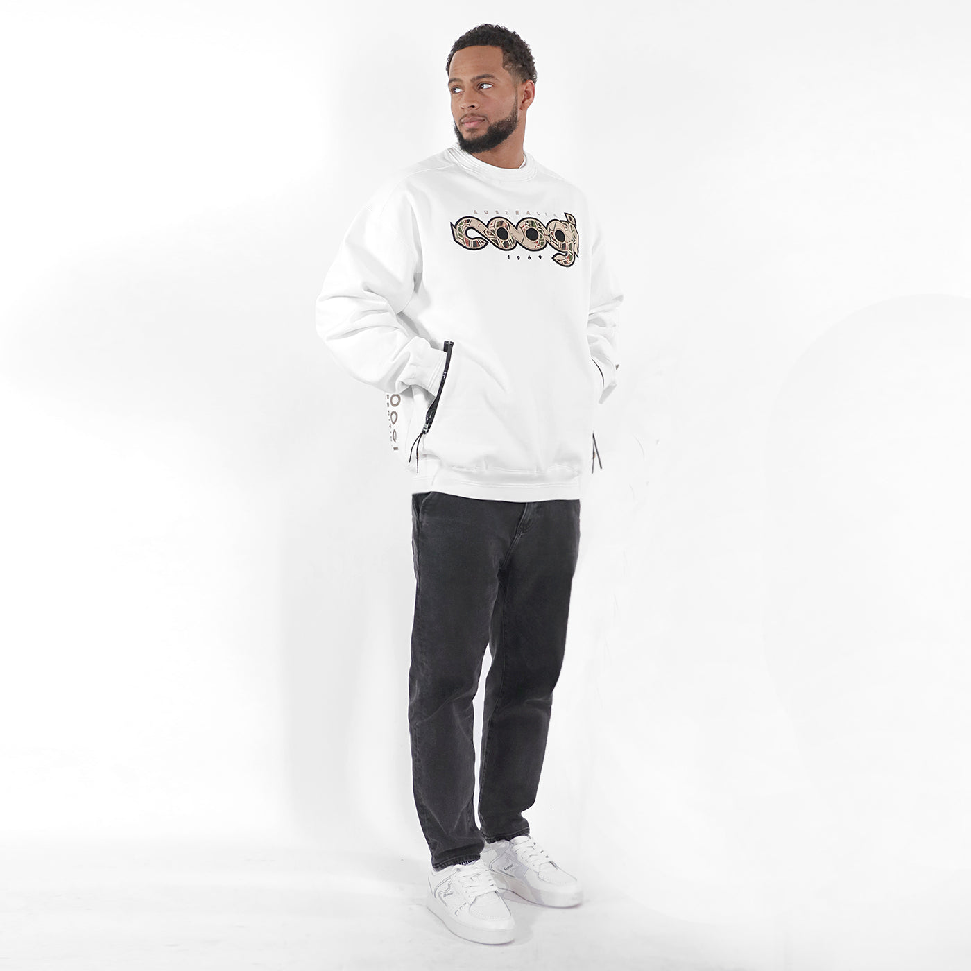 New - COOGI Applique Fleece Crew