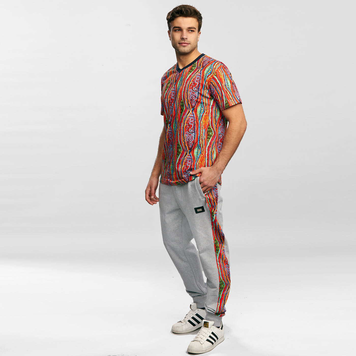 COOGI SUNSET CLASSIC ALL-OVER V-NECK TEE