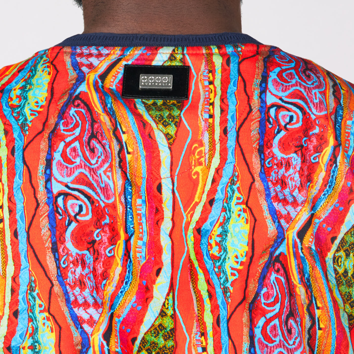 COOGI SUNSET CLASSIC ALL-OVER V-NECK TEE